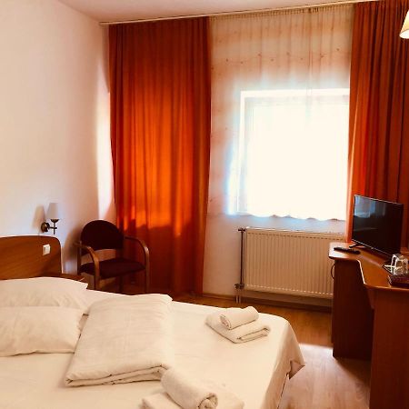 סיגישוארה Hotel Poenita מראה חיצוני תמונה