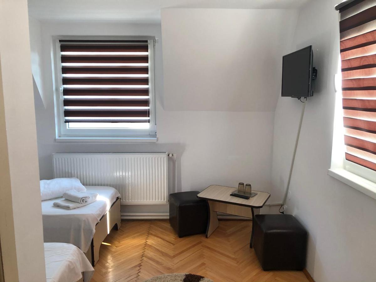 סיגישוארה Hotel Poenita מראה חיצוני תמונה