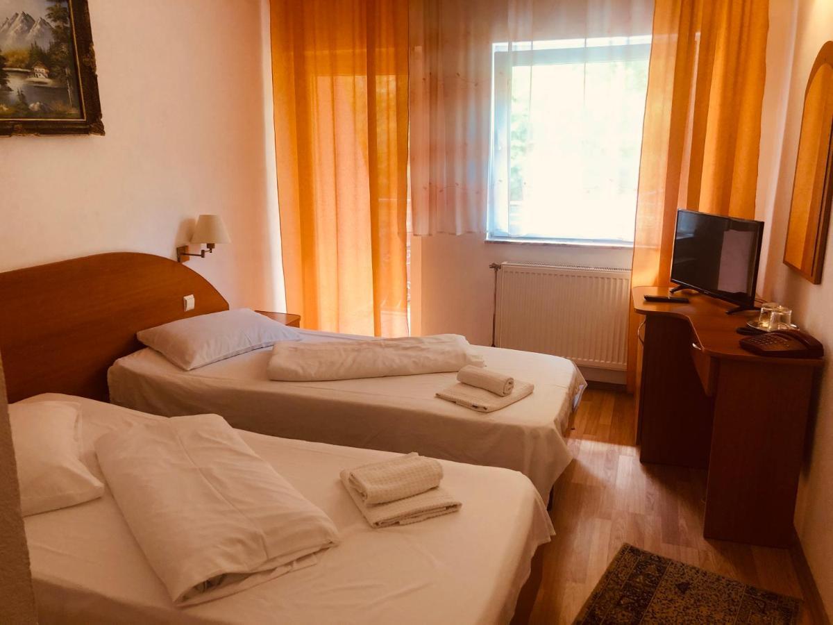 סיגישוארה Hotel Poenita מראה חיצוני תמונה
